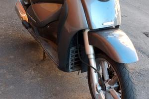 scarabeo 200