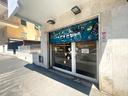 jonio-locale-commerciale-con-una-vetrina