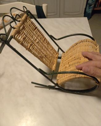 Sedia a dondolo per bambola