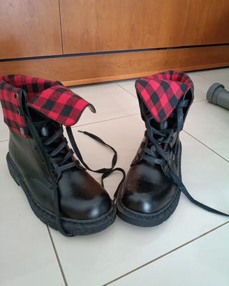 anfibi nuovi Bata con bordo scozzese in tessuto 37