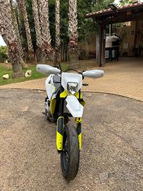 Husqvarna 701 Supermoto - 2023