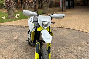 Husqvarna 701 Supermoto - 2023