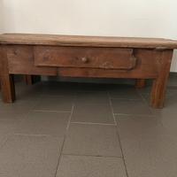 Tavolo antico in legno chiaro