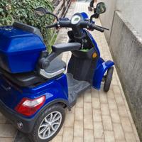 Scooter elettrico 4 ruote per anziani o disabili