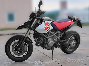 Fianchetti, sella e copriserbatoio hypermotard