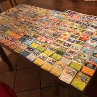 Super collezione di oltre 225 carte Pokemon