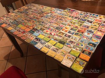 Super collezione di oltre 225 carte Pokemon