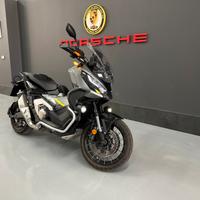 Honda x-adv 750