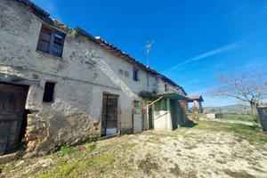 Rustico / Casale di 170 m² con 5 locali a Spoleto