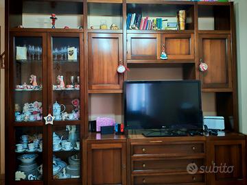 Parete attrezzata in legno arte povera