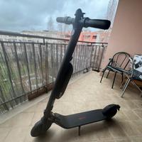 Monopattino elettrico Ninebot E45E