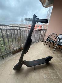 Monopattino elettrico Ninebot E45E