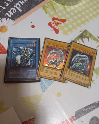 drago bianco occhi blu