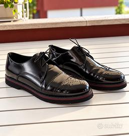 Scarpe con stringhe donna