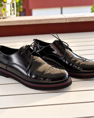Scarpe con stringhe donna