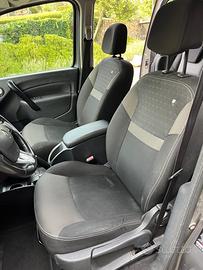 Renault kangoo 5 posti