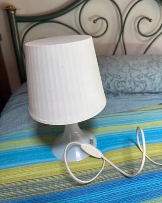 Lampada da comodino bianca