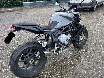 Mv agusta brutale 675