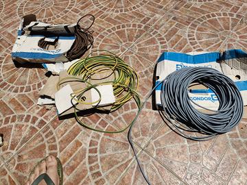 cavi elettrici di varie misure e prese indistr