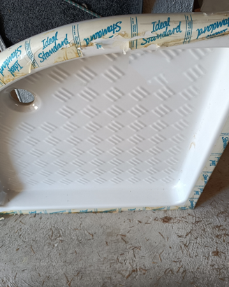 Piatto doccia Ideal standard semicircolare