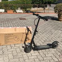 Monopattino elettrico Majestic Jaki