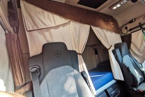 Kit completo Tende per Camion Tappeto e Accessori.