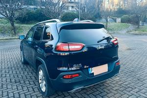 Jeep cheroke 210cv