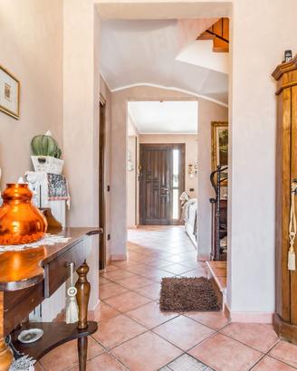 VILLA CON GIARDINO