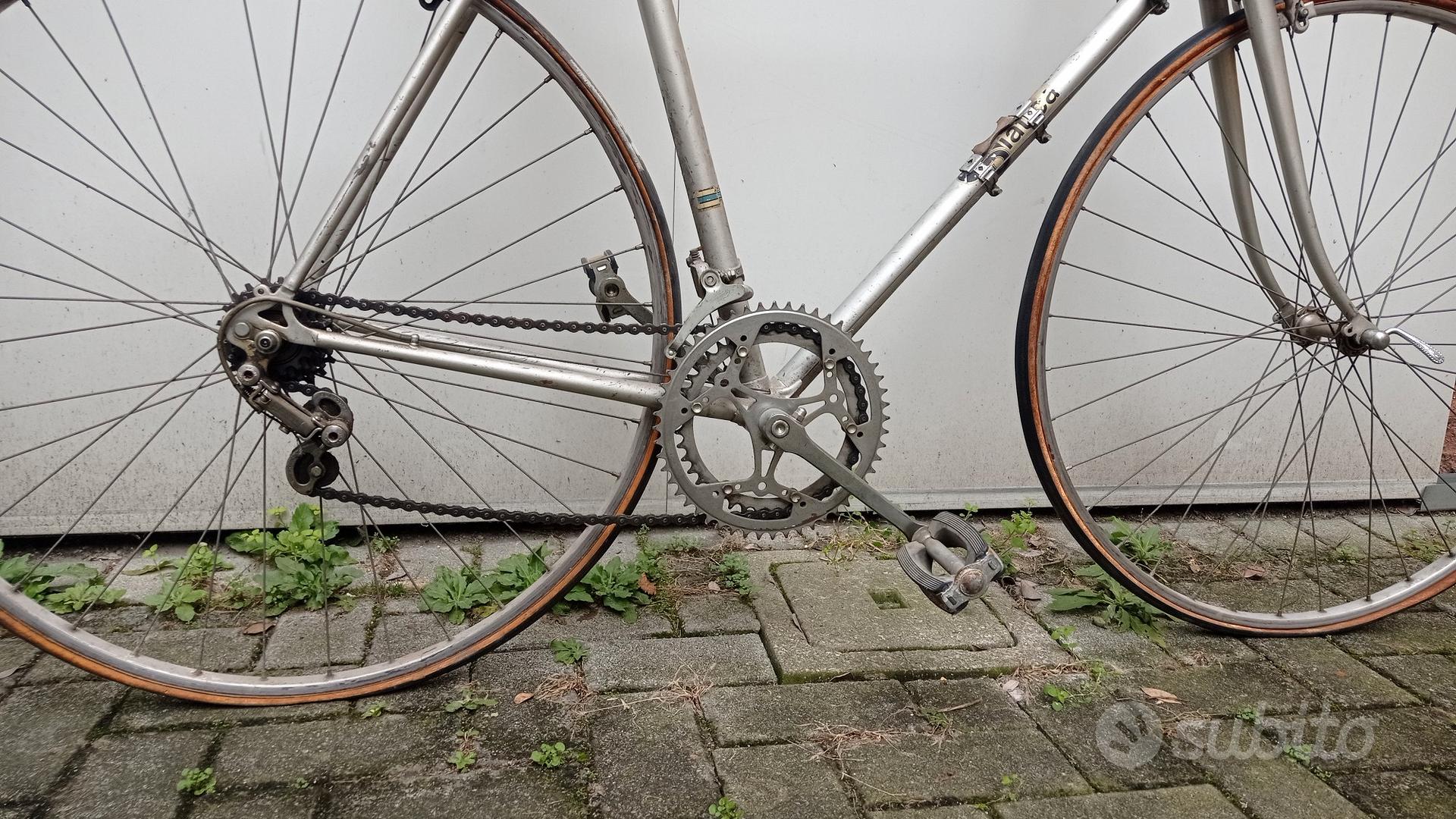 Bici Da Corsa Urbana 28 Pollici Uomo - Freni A Disco, 21 Marce, Telaio 530/570mm, Argento/Nero/Rosa - Foto 3