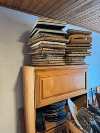 Sedili di ricambio per sedie.