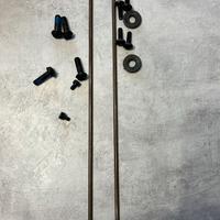 Aste di fissaggio per poggiapiedi sedia gaming