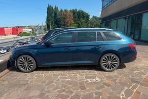 Skoda Superb 2.0 TDI 190 CV SCR DSG 4x4 Wagon Laur