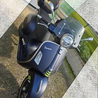 Piaggio Vespa 300 GTS Supertech HPE - 2023