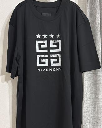 T shirt givenchy 2024 size M