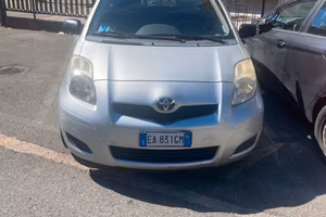 Toyota Yaris 1.0 3 porte anno 2010