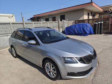Skoda Octavia SW 1.6 TDI 116cv manuale N1
