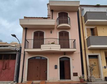 Casa indipendente in Via Pietro Pisani ,Avola