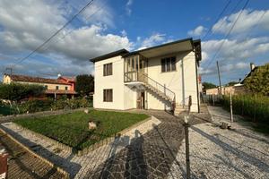 VILLA SINGOLA A SAN GIORGIO DELLE PERTICHE