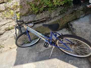 Bici juperbike  raggio 26