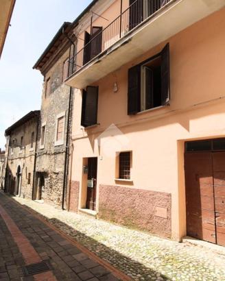 4 LOCALI A SALISANO