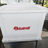 Contenitore in plastica dura