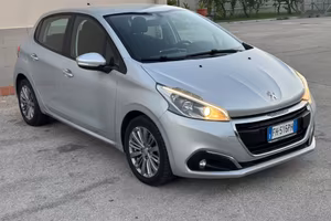 Peugeot 208 PureTech 82 5p. GPL Allure