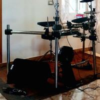 Batteria elettronica Alesis command + cassa 350w