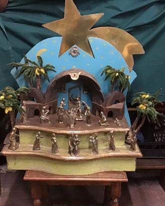 Presepe con 23 statuine in ottone massiccio