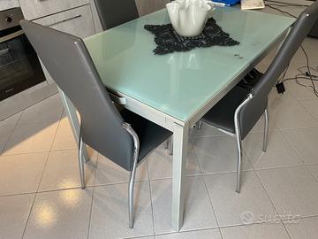 Tavolo allungabile da entrambe i lati