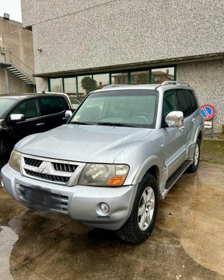 Mitsubischi pajero 3200