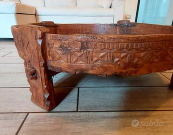 Tavolo Chakki indiano in legno.