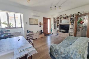 Appartamento di 140 m² con più di 5 locali a Monte