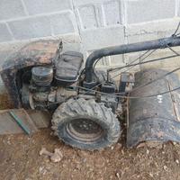 Motocoltivatore functionante