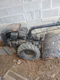Motocoltivatore functionante